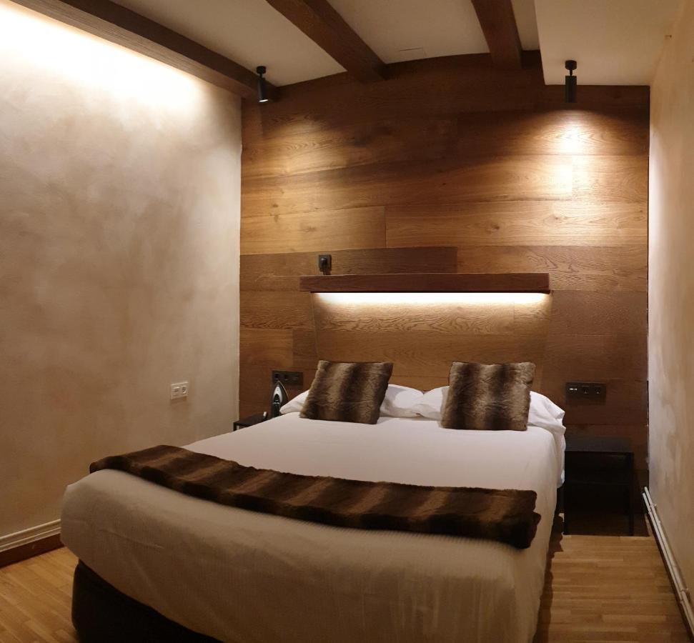 Casa Matilda - Apartamento Con Chimenea, Vistas, Rustico-Elegante En El Centro Сан-Жоан-де-лес-Абадессес Экстерьер фото