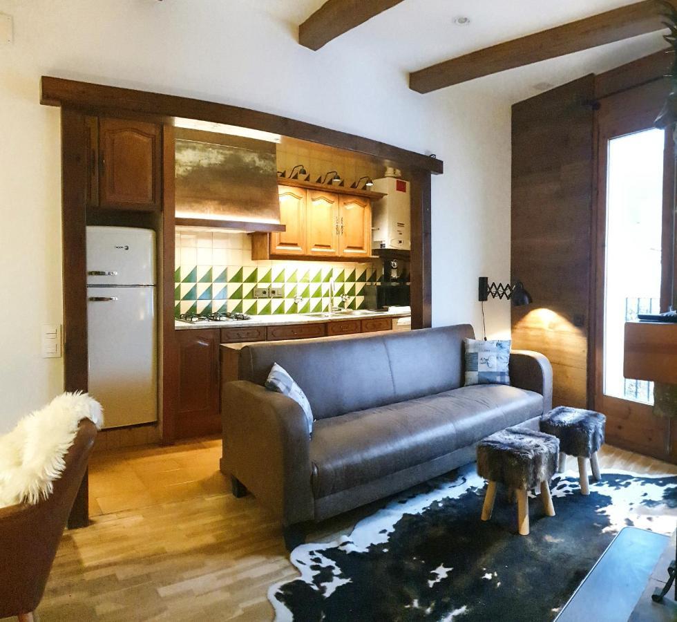 Casa Matilda - Apartamento Con Chimenea, Vistas, Rustico-Elegante En El Centro Сан-Жоан-де-лес-Абадессес Экстерьер фото